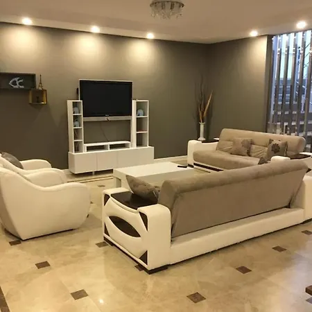 Beverly Hills Adavillas Deluxe Villa *