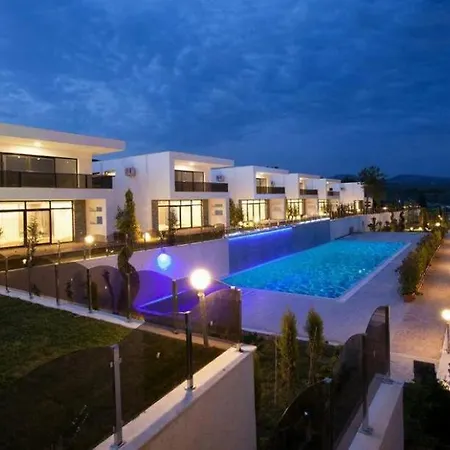 Beverly Hills Adavillas Deluxe Villa